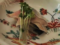 テーブル, 皿, 食べ物 が含まれている画像

自動的に生成された説明