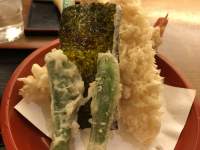 テーブル, 食べ物, 室内, 天ぷら が含まれている画像

自動的に生成された説明