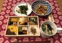 食品, テーブル, 皿, ボウル が含まれている画像

自動的に生成された説明