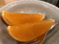 オレンジのスープ

中程度の精度で自動的に生成された説明