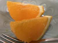 皿の上のオレンジ

中程度の精度で自動的に生成された説明