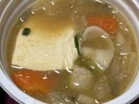 ボウルの中に入っているスープ

中程度の精度で自動的に生成された説明