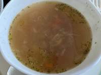 カップに入っているスープ

自動的に生成された説明