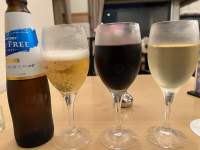 ワインとワイングラス

自動的に生成された説明