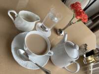 テーブル, コーヒー, 食品 が含まれている画像

自動的に生成された説明