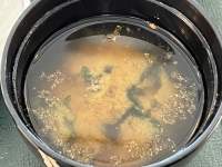 鍋の中のスープ

中程度の精度で自動的に生成された説明