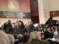 屋内, 民衆, グループ, 座る が含まれている画像
AI 生成コンテンツは誤りを含む可能性があります。