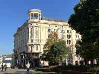 教会の建物
AI 生成コンテンツは誤りを含む可能性があります。