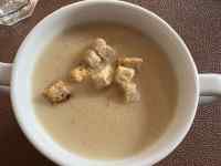 ボウルの中に入っているスープ
AI 生成コンテンツは誤りを含む可能性があります。