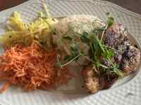 肉と野菜の食事
AI 生成コンテンツは誤りを含む可能性があります。