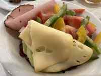 サラダとサンドイッチ
AI 生成コンテンツは誤りを含む可能性があります。