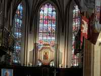 教会の中
AI 生成コンテンツは誤りを含む可能性があります。