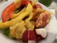 ホットドッグとポテトフライ
AI 生成コンテンツは誤りを含む可能性があります。