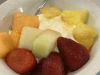 皿に盛られた食べ物
AI 生成コンテンツは誤りを含む可能性があります。