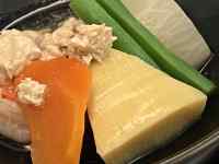 食品, テーブル, 座る が含まれている画像
AI 生成コンテンツは誤りを含む可能性があります。