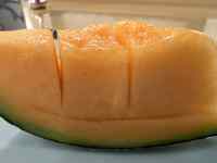 食品, 座る, テーブル, フルーツ が含まれている画像
AI 生成コンテンツは誤りを含む可能性があります。