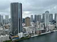 水に囲まれている建物
AI 生成コンテンツは誤りを含む可能性があります。