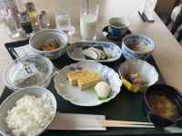 屋内, テーブル, 皿, 食品 が含まれている画像
AI 生成コンテンツは誤りを含む可能性があります。