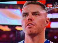 顔をしかめる男性
AI 生成コンテンツは誤りを含む可能性があります。