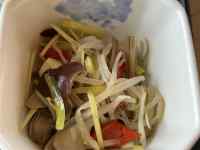 プラスチック容器に入ったパスタ
AI 生成コンテンツは誤りを含む可能性があります。