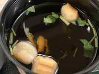 フライパンの中の料理
AI 生成コンテンツは誤りを含む可能性があります。