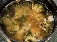 フライパンの中の料理
AI 生成コンテンツは誤りを含む可能性があります。