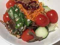 皿の上の肉と野菜の料理
AI 生成コンテンツは誤りを含む可能性があります。