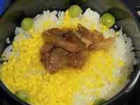 ボウルに盛られた料理
AI 生成コンテンツは誤りを含む可能性があります。