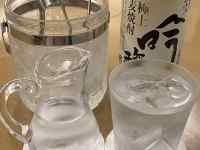 ガラスのコップ
AI 生成コンテンツは誤りを含む可能性があります。