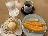 皿の上の食べ物と飲み物
AI 生成コンテンツは誤りを含む可能性があります。