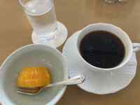 ドーナツとコーヒー
AI 生成コンテンツは誤りを含む可能性があります。