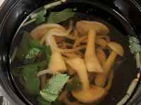 鍋の中の料理
AI 生成コンテンツは誤りを含む可能性があります。