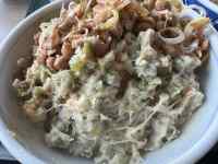 皿の上にあるパスタ
AI 生成コンテンツは誤りを含む可能性があります。