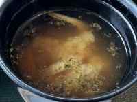 フライパンの中のスープ
AI 生成コンテンツは誤りを含む可能性があります。