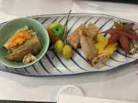 皿の上の食べ物
AI 生成コンテンツは誤りを含む可能性があります。