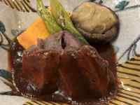 ケーキ, 食品, テーブル, フォーク が含まれている画像
AI 生成コンテンツは誤りを含む可能性があります。