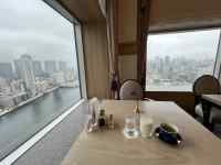 電車の窓
AI 生成コンテンツは誤りを含む可能性があります。