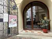 建物, 座る, 火, 古い が含まれている画像
AI 生成コンテンツは誤りを含む可能性があります。