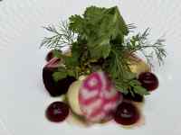 サラダとフルーツ
AI 生成コンテンツは誤りを含む可能性があります。