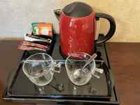 テーブル, ガラス, 食品 が含まれている画像
AI 生成コンテンツは誤りを含む可能性があります。