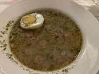 皿の上にあるスープ
AI 生成コンテンツは誤りを含む可能性があります。