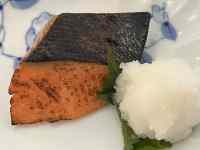 皿の上の食べ物
AI 生成コンテンツは誤りを含む可能性があります。