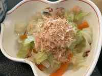 ボウルの中に入っているサラダ
AI 生成コンテンツは誤りを含む可能性があります。