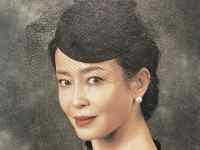 帽子をかぶった女性の顔
AI 生成コンテンツは誤りを含む可能性があります。