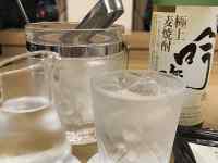 ガラスのコップ
AI 生成コンテンツは誤りを含む可能性があります。