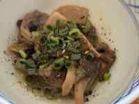 皿の上の肉と野菜の料理
AI 生成コンテンツは誤りを含む可能性があります。