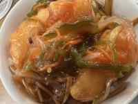 皿の上の料理
AI 生成コンテンツは誤りを含む可能性があります。