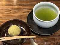 テーブル, カップ, コーヒー, 食品 が含まれている画像
AI 生成コンテンツは誤りを含む可能性があります。