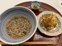 テーブルの上にある食べ物
AI 生成コンテンツは誤りを含む可能性があります。