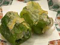 皿の上のサンドイッチとサラダ
AI 生成コンテンツは誤りを含む可能性があります。